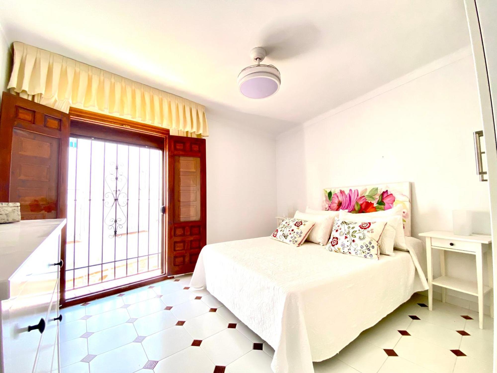 Casa Miguel - 3 Beautiful Apartments Availabe Sayalonga Zimmer foto